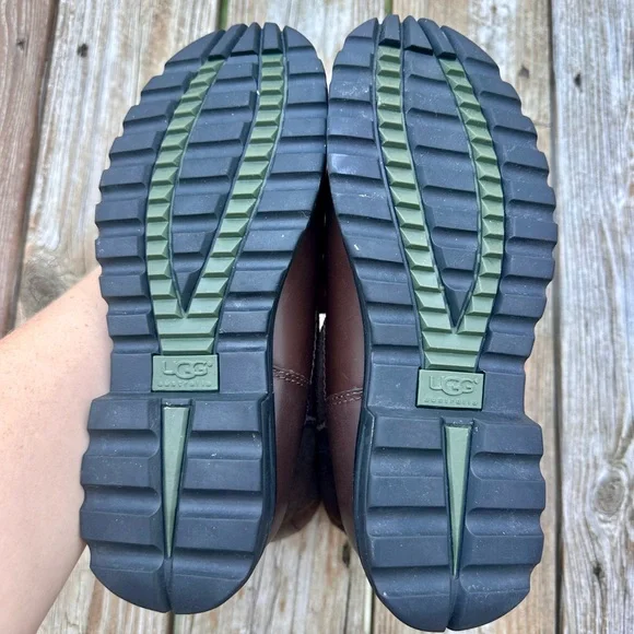 Ugg Brooks Brown Leather Shearling Lined Mid Rise Boots Women's Size 7 - Picture 3 of 8